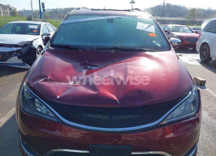 Photo 6 of 2019 Chrysler Pacifica LIMITED (VIN 2C4RC1GG5KR720135)