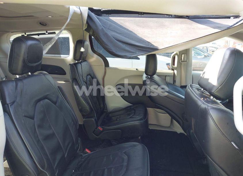 Photo 8 of 2019 Chrysler Pacifica LIMITED (VIN 2C4RC1GG5KR720135)