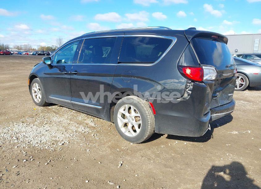 Photo 3 of 2019 Chrysler Pacifica LIMITED (VIN 2C4RC1GG5KR720572)