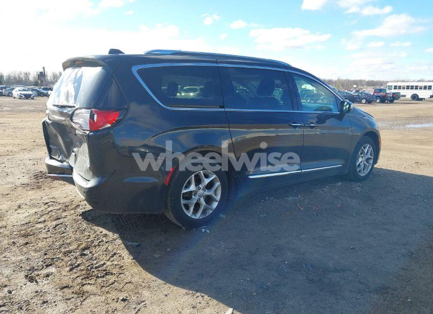 Photo 4 of 2019 Chrysler Pacifica LIMITED (VIN 2C4RC1GG5KR720572)