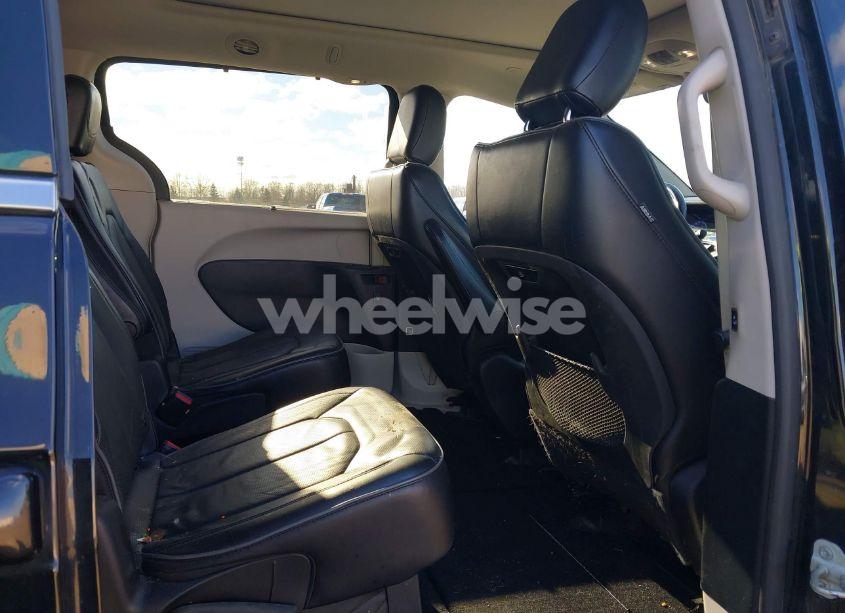 Photo 8 of 2019 Chrysler Pacifica LIMITED (VIN 2C4RC1GG5KR720572)