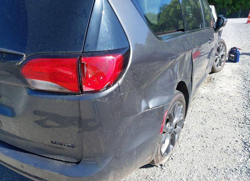 Photo 18 of 2020 Chrysler Pacifica LIMITED (VIN 2C4RC1GG5LR103514)