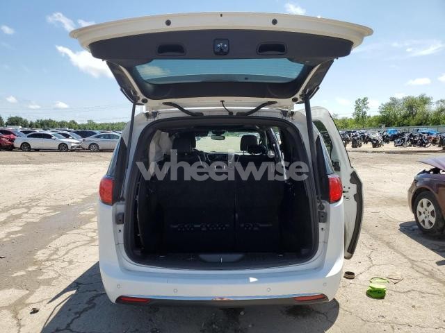 Photo 2 of 2020 CHRYSLER PACIFICA LIMITED (VIN 2C4RC1GG5LR127277)