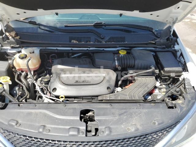 Photo 3 of 2020 CHRYSLER PACIFICA LIMITED (VIN 2C4RC1GG5LR127277)