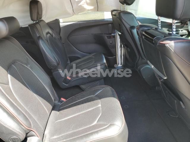 Photo 5 of 2020 CHRYSLER PACIFICA LIMITED (VIN 2C4RC1GG5LR127277)