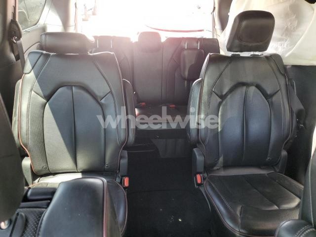 Photo 9 of 2020 CHRYSLER PACIFICA LIMITED (VIN 2C4RC1GG5LR127277)