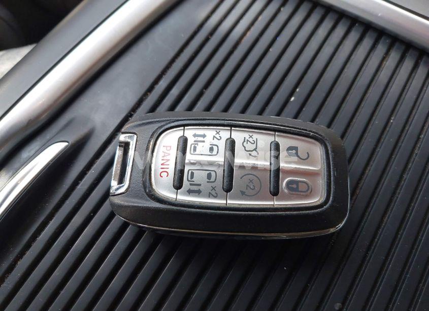 Photo 11 of 2020 Chrysler Pacifica LIMITED (VIN 2C4RC1GG5LR272593)