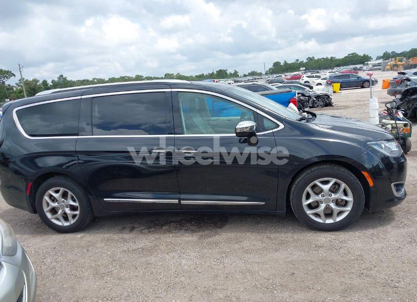 Photo 13 of 2020 Chrysler Pacifica LIMITED (VIN 2C4RC1GG5LR272593)