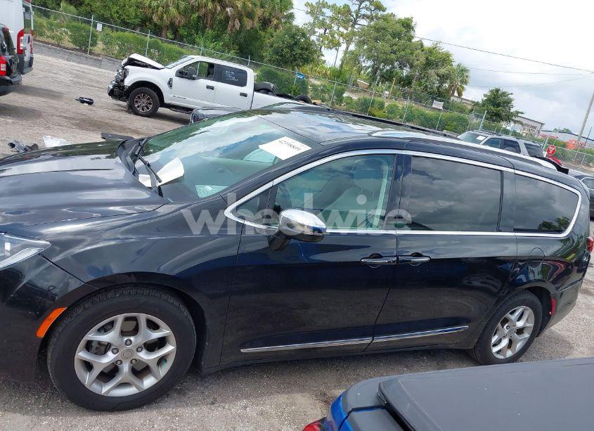 Photo 14 of 2020 Chrysler Pacifica LIMITED (VIN 2C4RC1GG5LR272593)