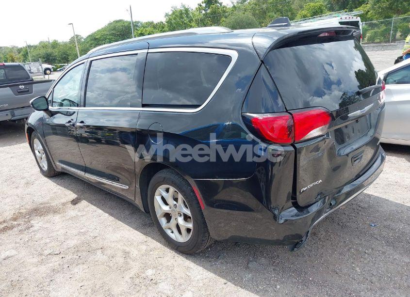 Photo 3 of 2020 Chrysler Pacifica LIMITED (VIN 2C4RC1GG5LR272593)