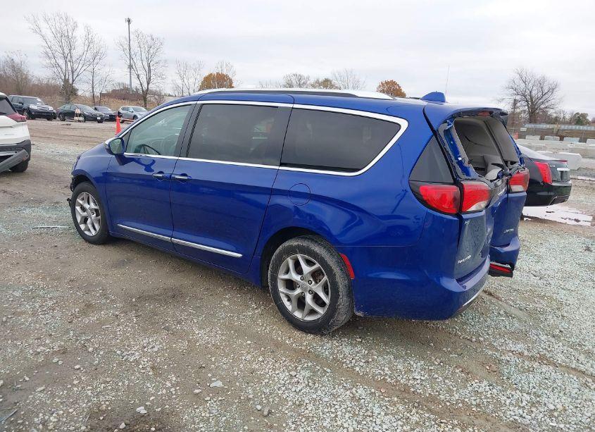 Photo 3 of 2020 Chrysler Pacifica LIMITED (VIN 2C4RC1GG5LR284422)