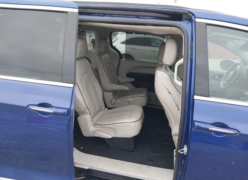 Photo 8 of 2020 Chrysler Pacifica LIMITED (VIN 2C4RC1GG5LR284422)