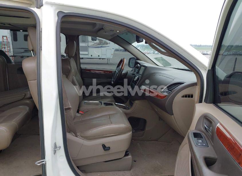 Photo 5 of 2012 Chrysler Town & COUNTRY LIMITED (VIN 2C4RC1GG6CR134349)