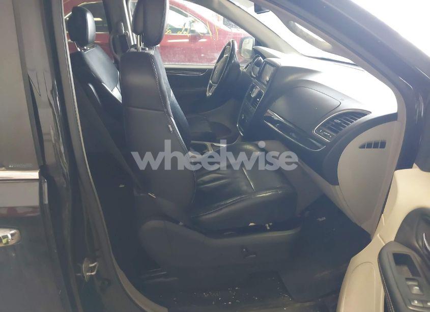 Photo 5 of 2012 Chrysler Town & COUNTRY LIMITED (VIN 2C4RC1GG6CR401344)