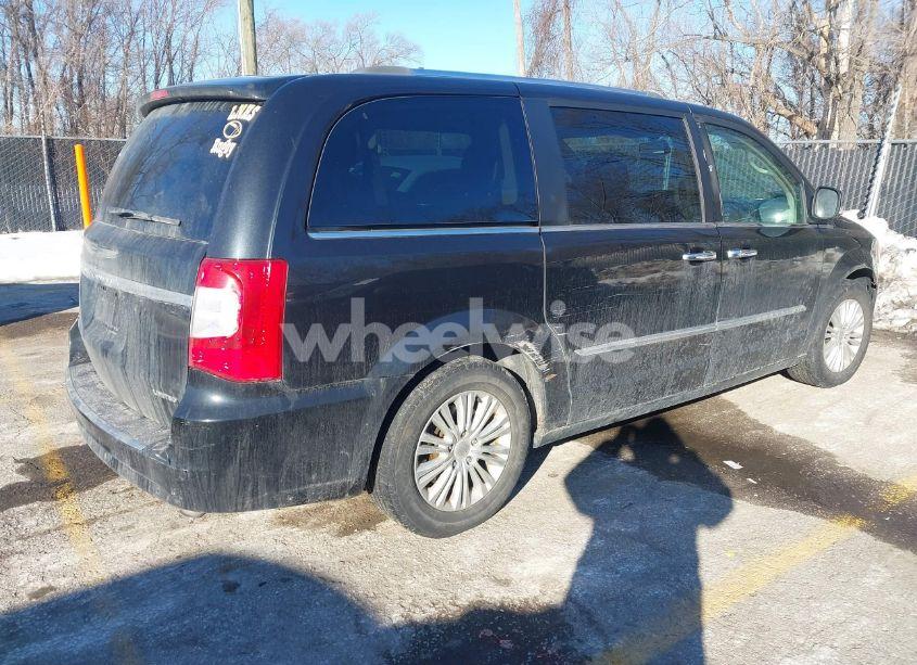 Photo 2 of 2013 Chrysler Town & COUNTRY LIMITED (VIN 2C4RC1GG6DR512669)
