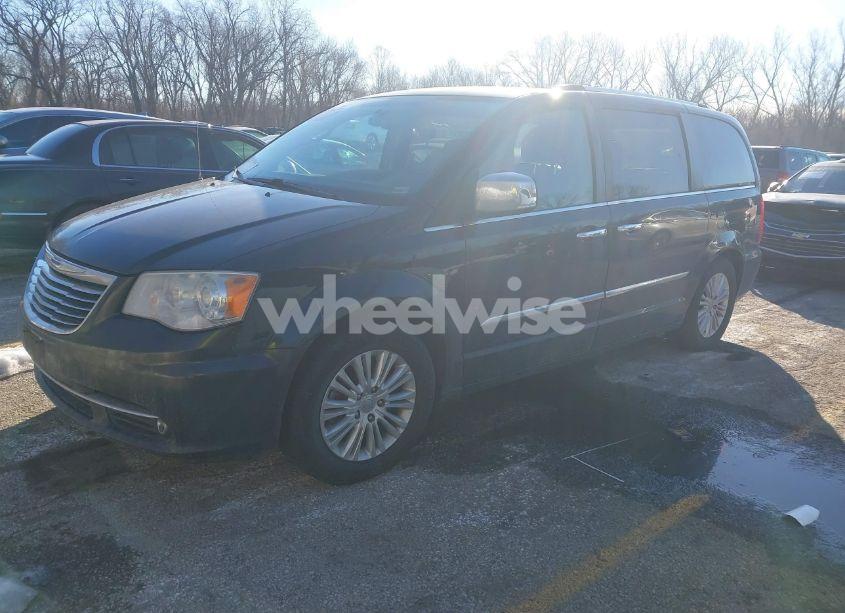 Photo 3 of 2013 Chrysler Town & COUNTRY LIMITED (VIN 2C4RC1GG6DR512669)