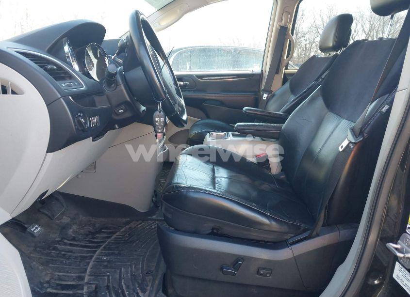 Photo 4 of 2013 Chrysler Town & COUNTRY LIMITED (VIN 2C4RC1GG6DR512669)