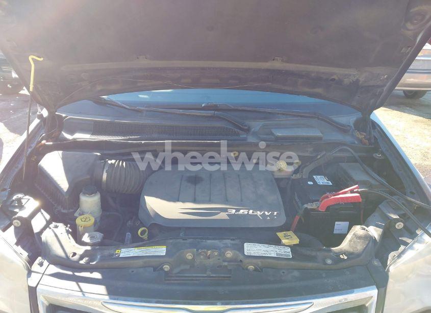 Photo 9 of 2013 Chrysler Town & COUNTRY LIMITED (VIN 2C4RC1GG6DR512669)