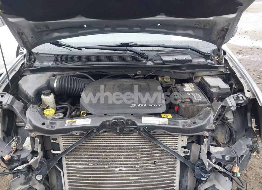 Photo 10 of 2013 Chrysler Town & COUNTRY LIMITED (VIN 2C4RC1GG6DR737741)