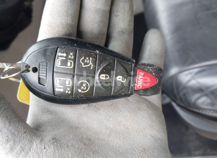 Photo 11 of 2013 Chrysler Town & COUNTRY LIMITED (VIN 2C4RC1GG6DR737741)