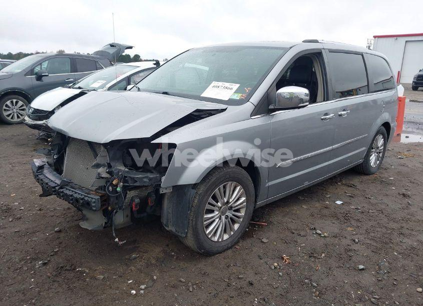 Photo 2 of 2013 Chrysler Town & COUNTRY LIMITED (VIN 2C4RC1GG6DR737741)