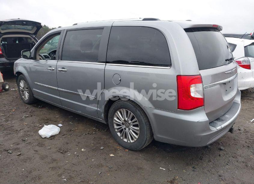 Photo 3 of 2013 Chrysler Town & COUNTRY LIMITED (VIN 2C4RC1GG6DR737741)