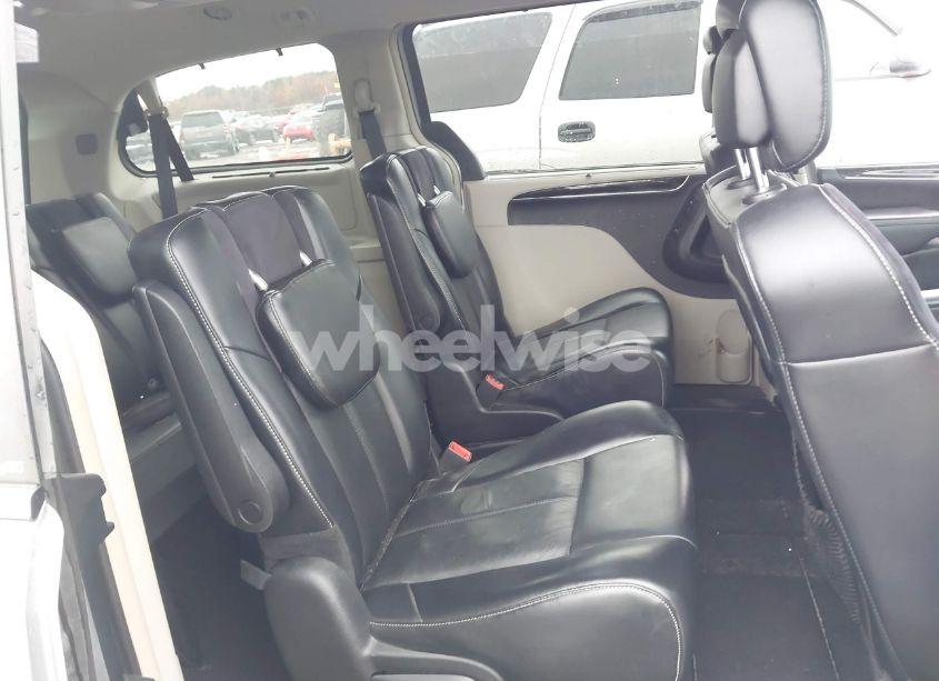 Photo 8 of 2013 Chrysler Town & COUNTRY LIMITED (VIN 2C4RC1GG6DR737741)