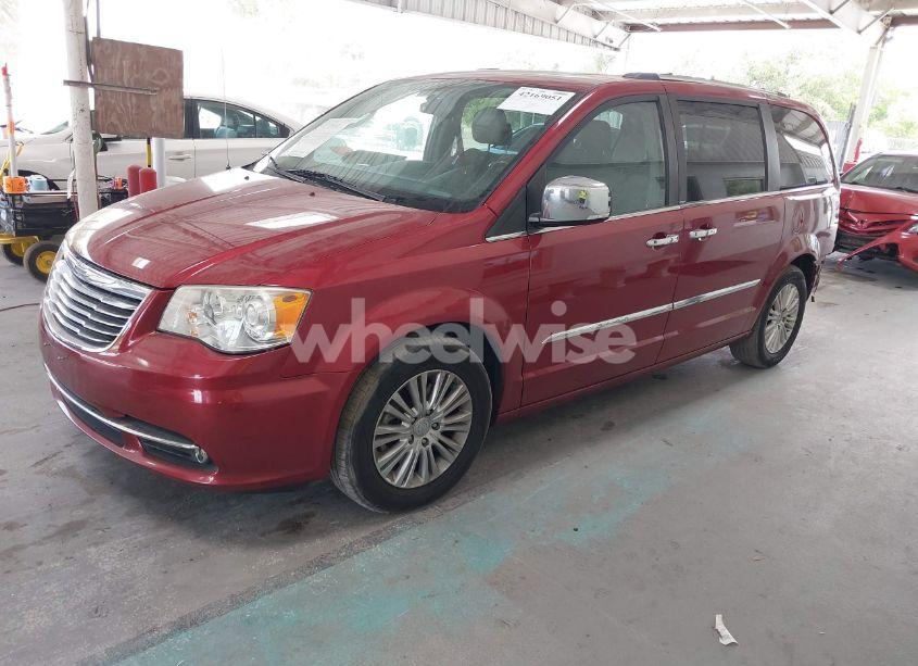Photo 2 of 2014 Chrysler Town & COUNTRY LIMITED (VIN 2C4RC1GG6ER139375)