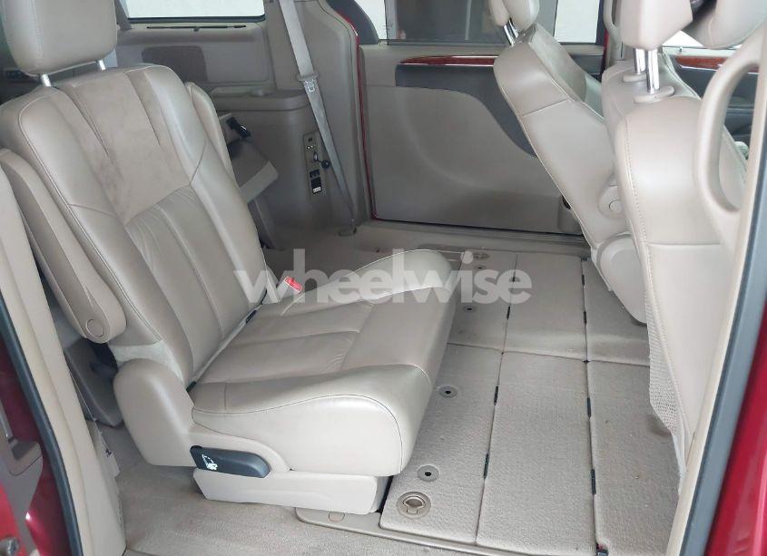 Photo 8 of 2014 Chrysler Town & COUNTRY LIMITED (VIN 2C4RC1GG6ER139375)