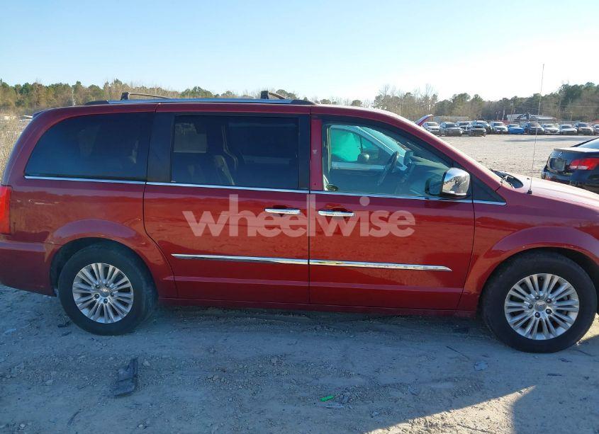 Photo 13 of 2014 Chrysler Town & COUNTRY LIMITED (VIN 2C4RC1GG6ER303840)