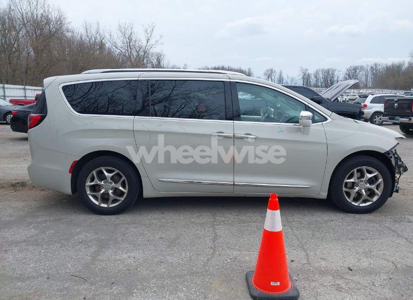 Photo 13 of 2017 Chrysler Pacifica LIMITED (VIN 2C4RC1GG6HR785875)