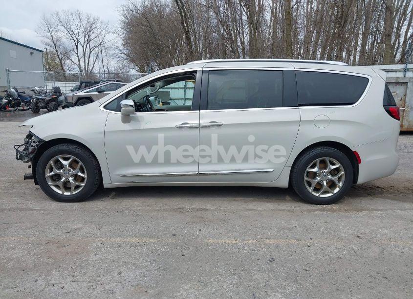 Photo 14 of 2017 Chrysler Pacifica LIMITED (VIN 2C4RC1GG6HR785875)