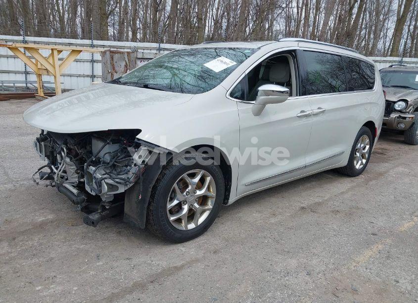 Photo 2 of 2017 Chrysler Pacifica LIMITED (VIN 2C4RC1GG6HR785875)