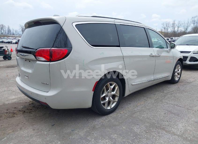 Photo 4 of 2017 Chrysler Pacifica LIMITED (VIN 2C4RC1GG6HR785875)