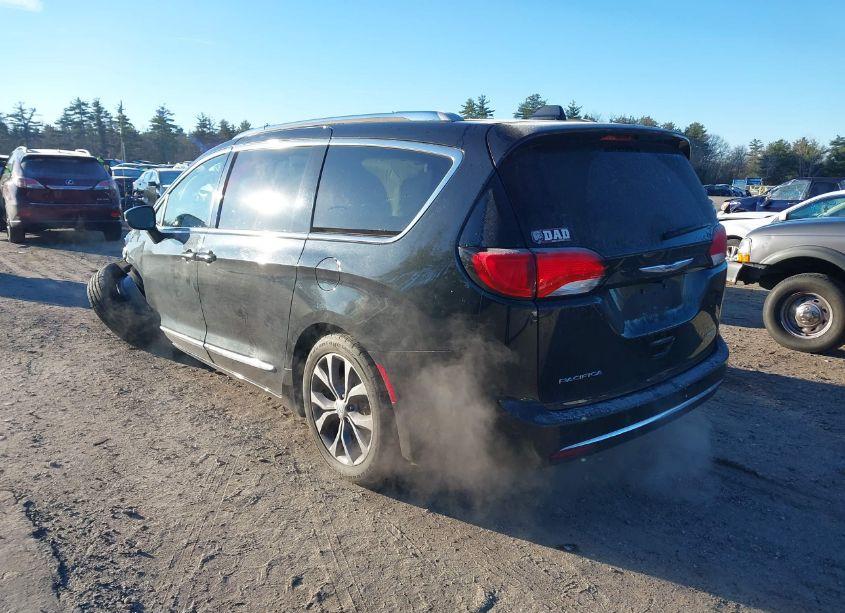 Photo 3 of 2018 Chrysler Pacifica LIMITED (VIN 2C4RC1GG6JR109206)