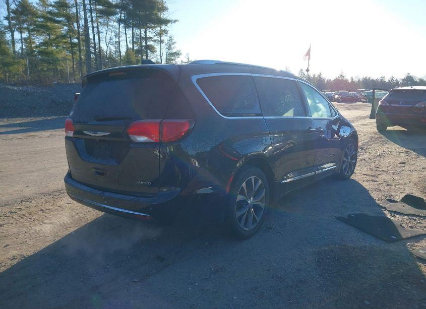 Photo 4 of 2018 Chrysler Pacifica LIMITED (VIN 2C4RC1GG6JR109206)