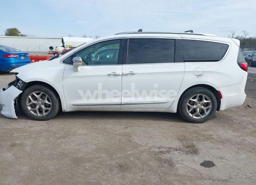Photo 15 of 2018 Chrysler Pacifica LIMITED (VIN 2C4RC1GG6JR269098)