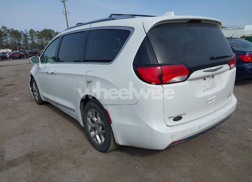 Photo 3 of 2018 Chrysler Pacifica LIMITED (VIN 2C4RC1GG6JR269098)