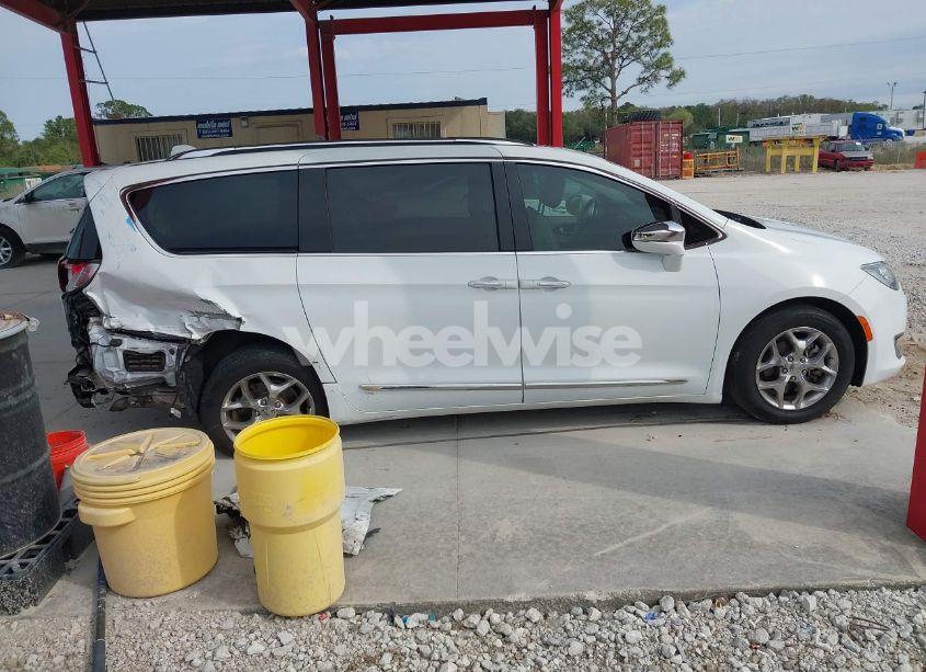 Photo 13 of 2019 Chrysler Pacifica LIMITED (VIN 2C4RC1GG6KR552067)