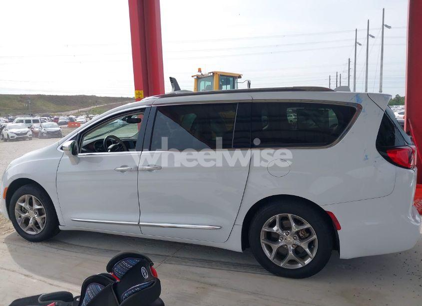 Photo 14 of 2019 Chrysler Pacifica LIMITED (VIN 2C4RC1GG6KR552067)