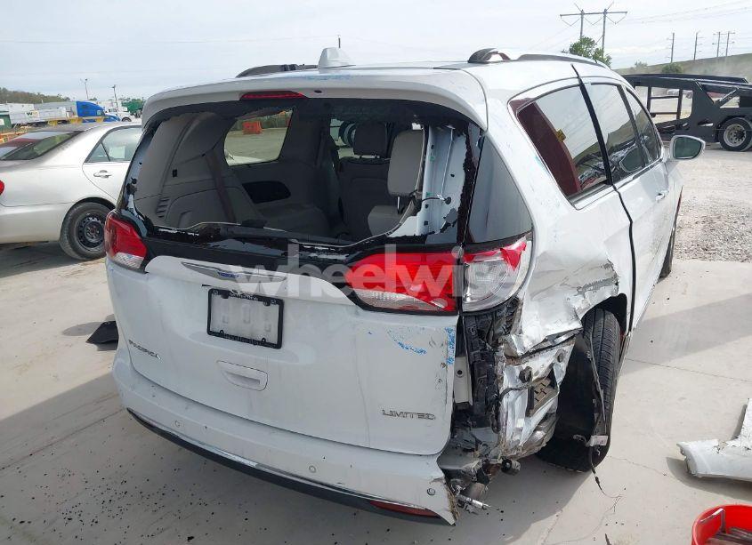 Photo 4 of 2019 Chrysler Pacifica LIMITED (VIN 2C4RC1GG6KR552067)