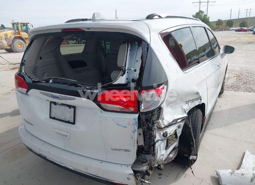 Photo 6 of 2019 Chrysler Pacifica LIMITED (VIN 2C4RC1GG6KR552067)