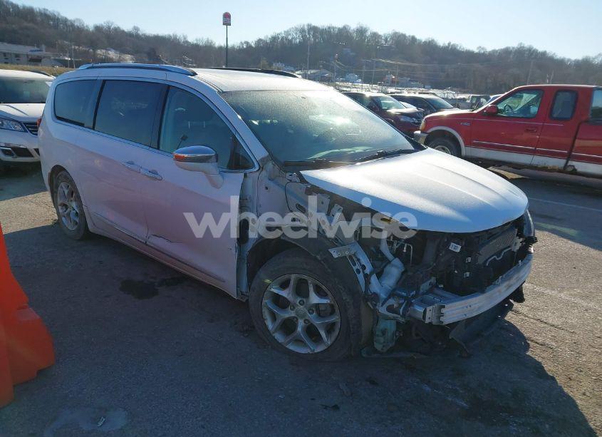 2019 Chrysler Pacifica LIMITED (VIN 2C4RC1GG6KR730513) main photo