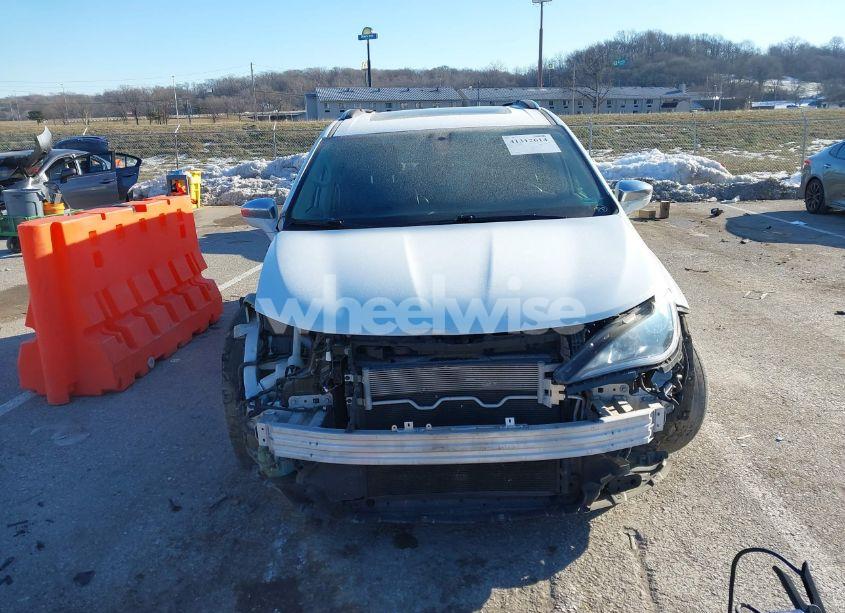 Photo 13 of 2019 Chrysler Pacifica LIMITED (VIN 2C4RC1GG6KR730513)