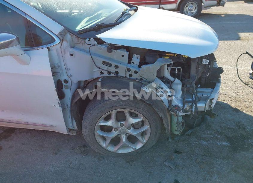 Photo 19 of 2019 Chrysler Pacifica LIMITED (VIN 2C4RC1GG6KR730513)