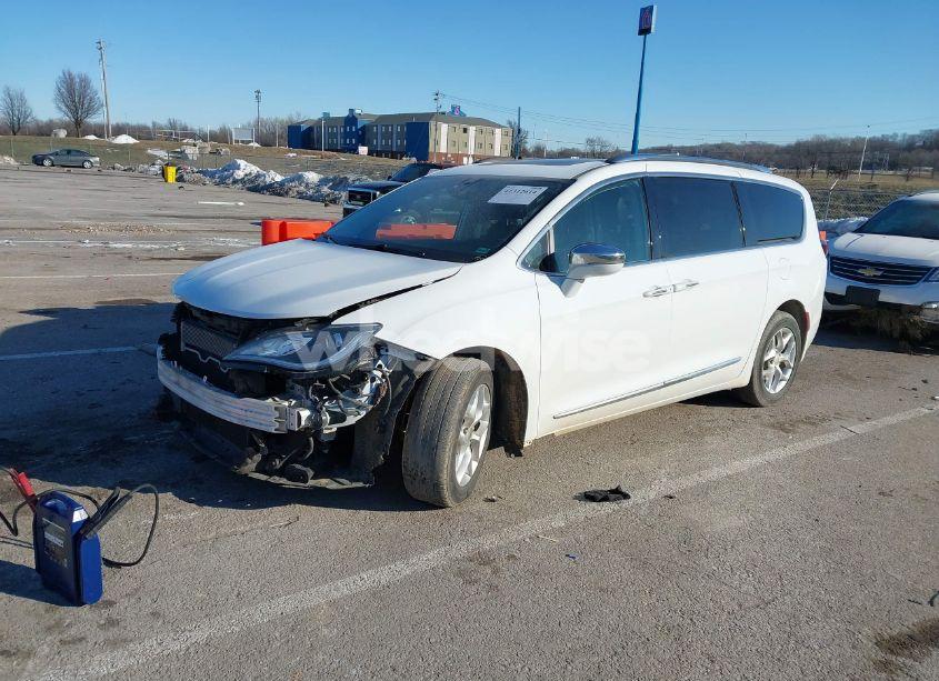Photo 2 of 2019 Chrysler Pacifica LIMITED (VIN 2C4RC1GG6KR730513)