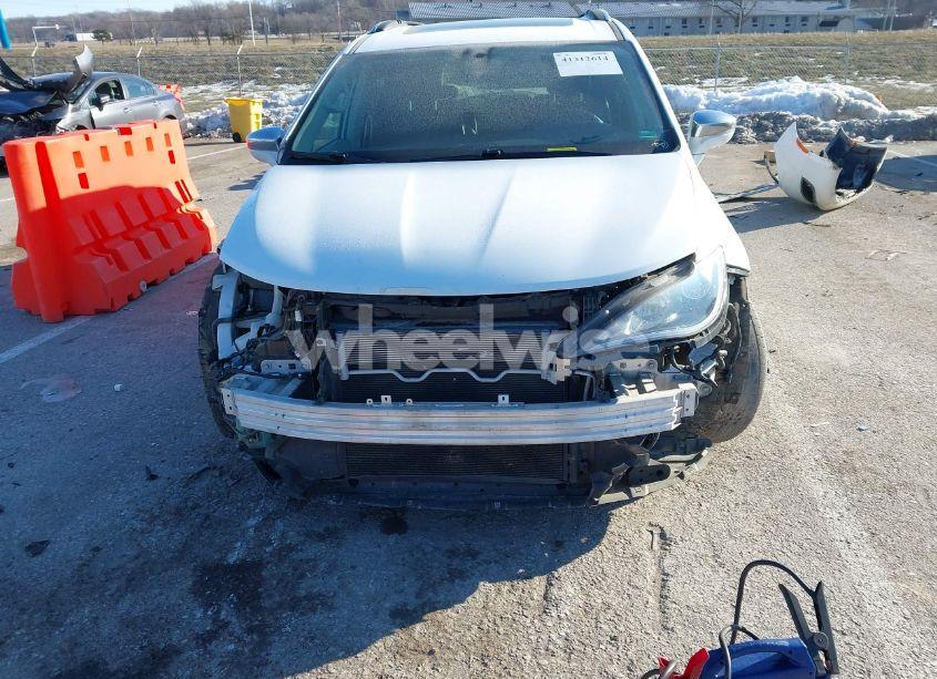 Photo 6 of 2019 Chrysler Pacifica LIMITED (VIN 2C4RC1GG6KR730513)
