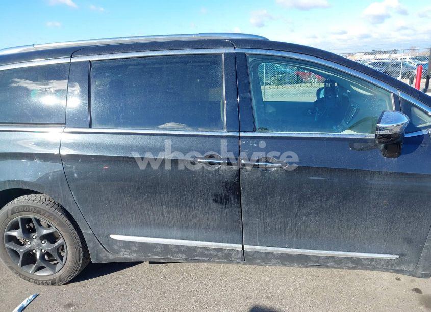 Photo 13 of 2020 Chrysler Pacifica LIMITED (VIN 2C4RC1GG6LR114215)