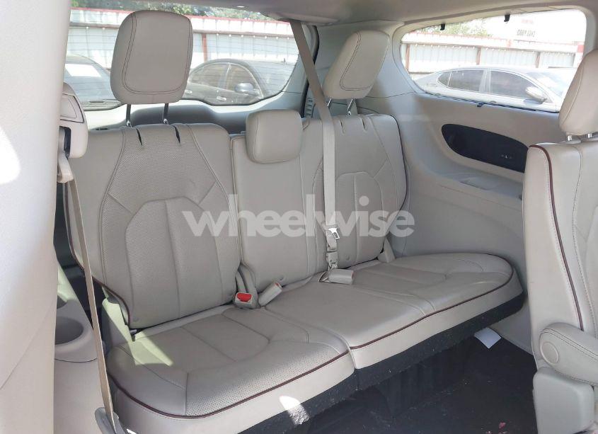 Photo 18 of 2020 Chrysler Pacifica LIMITED (VIN 2C4RC1GG6LR171708)