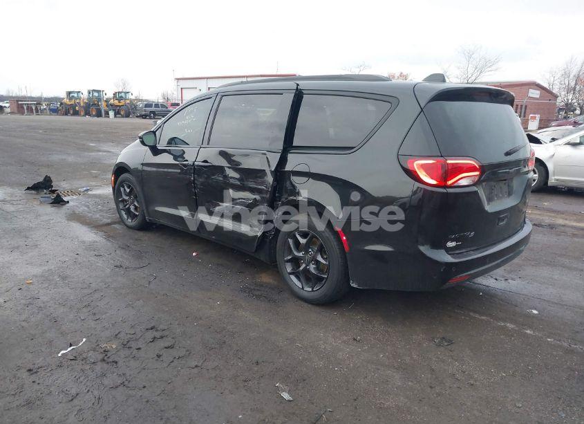 Photo 3 of 2020 Chrysler Pacifica LIMITED (VIN 2C4RC1GG6LR209583)